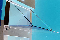 Skärmtak av rostfritt stål fyllda med härdat glas